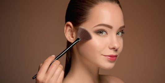 Effortless Makeup Looks: Tips and Tricks for Effective Blending with Brushes